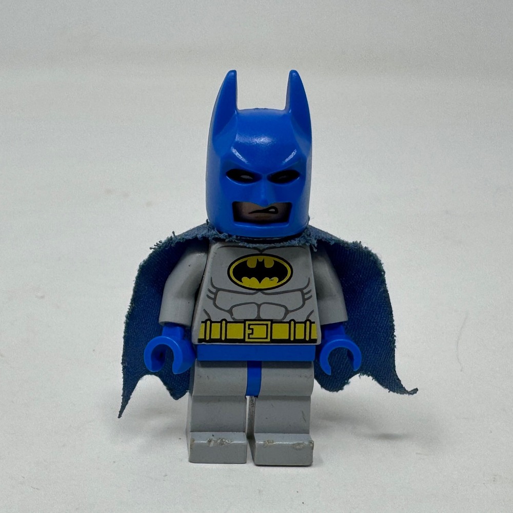 LEGO DC Super Heroes Batman Minifigure Light Bluish Gray Blue Cowl Cape